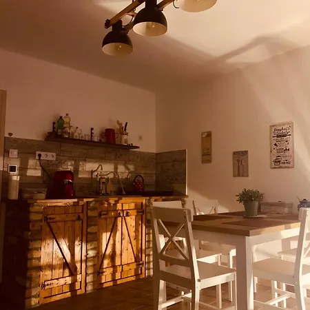 Privat Szallashely Dezsafuerdovel-kata Appartamento *